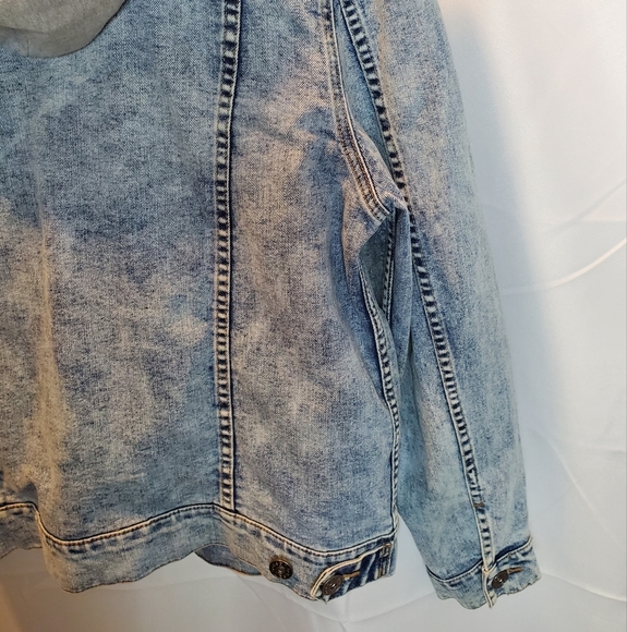 Guess Jean Jacket Unisex Jacket Brand: GUESS Los Angeles Size: L - Picture 4 of 15